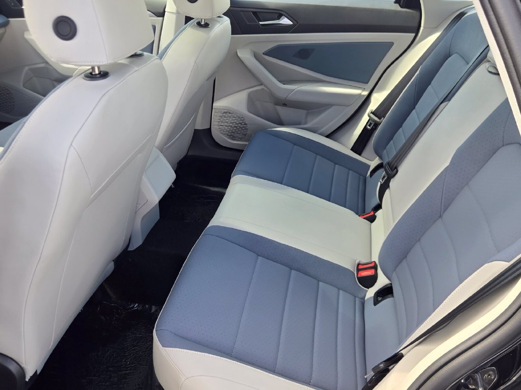New 2027 Volkswagen Jetta SE FWD image 8