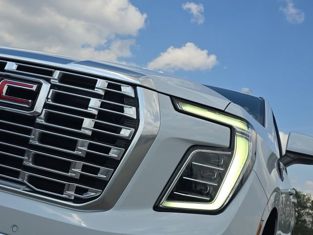 Used 2026 GMC Yukon XL Denali w/ Sun & Power Step Package image 9