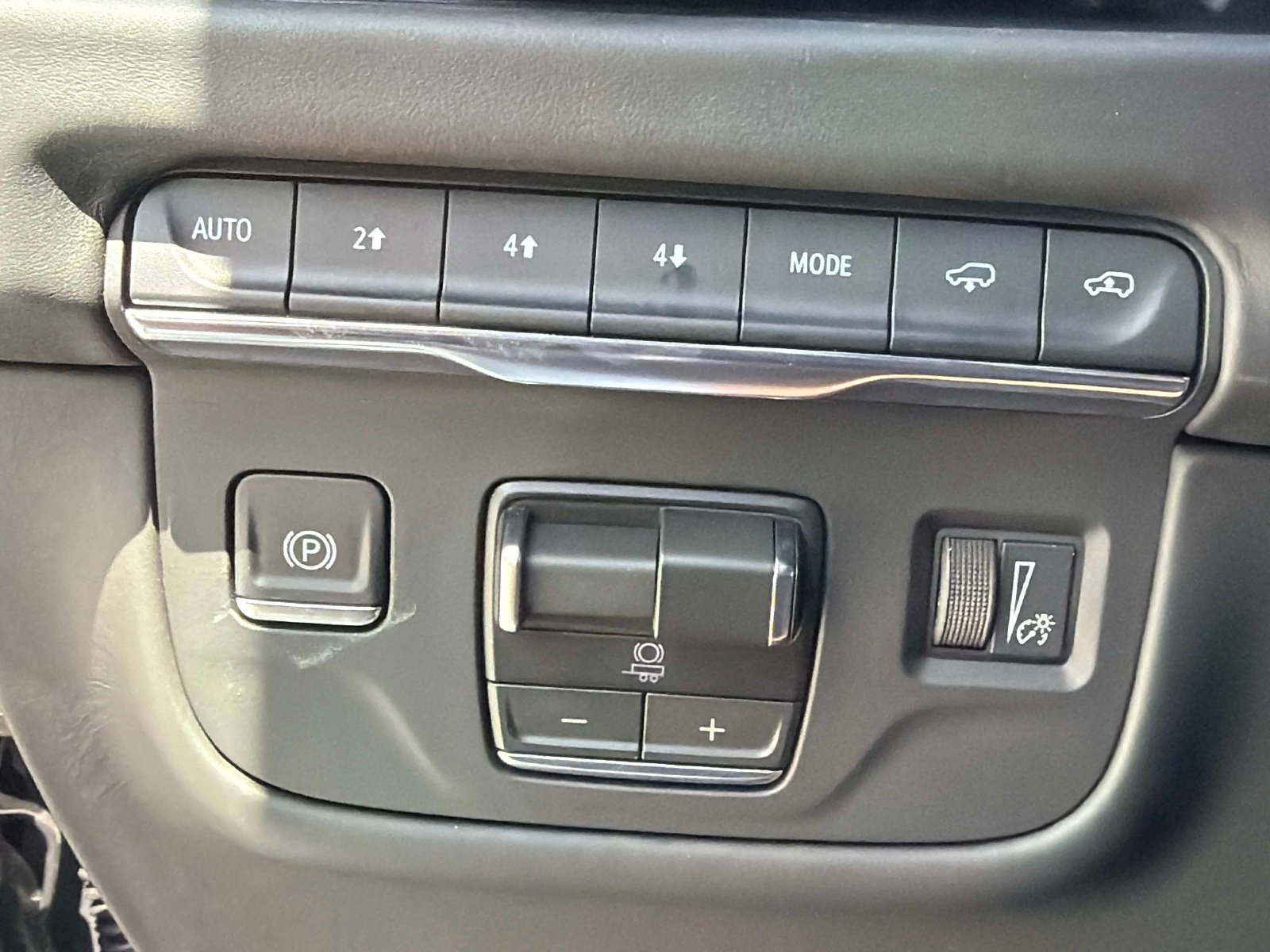 Used 2026 Cadillac Escalade ESV Platinum Sport w/ LPO, ONYX Package image 60