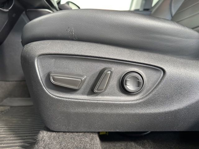 Used 2023 Toyota Highlander XLE AWD/4WD image 22