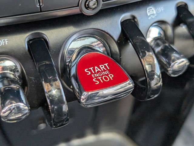 Used 2023 MINI Cooper S w/ Signature Upholstery Package FWD image 32