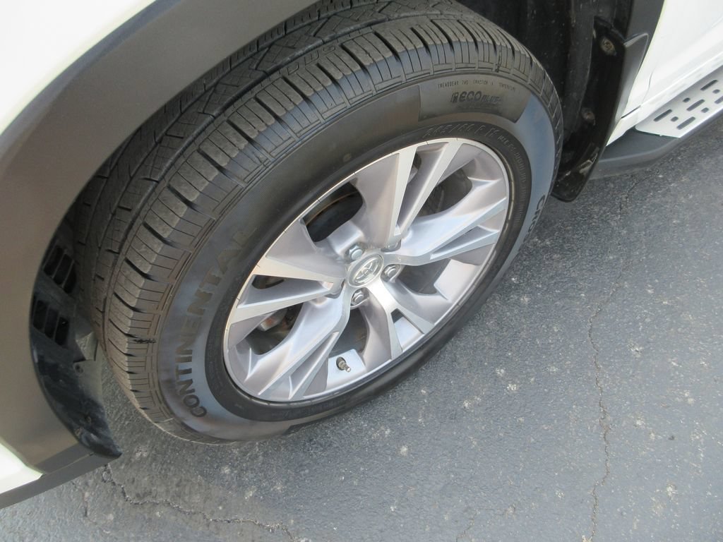 Used 2015 Toyota Highlander XLE AWD/4WD image 13