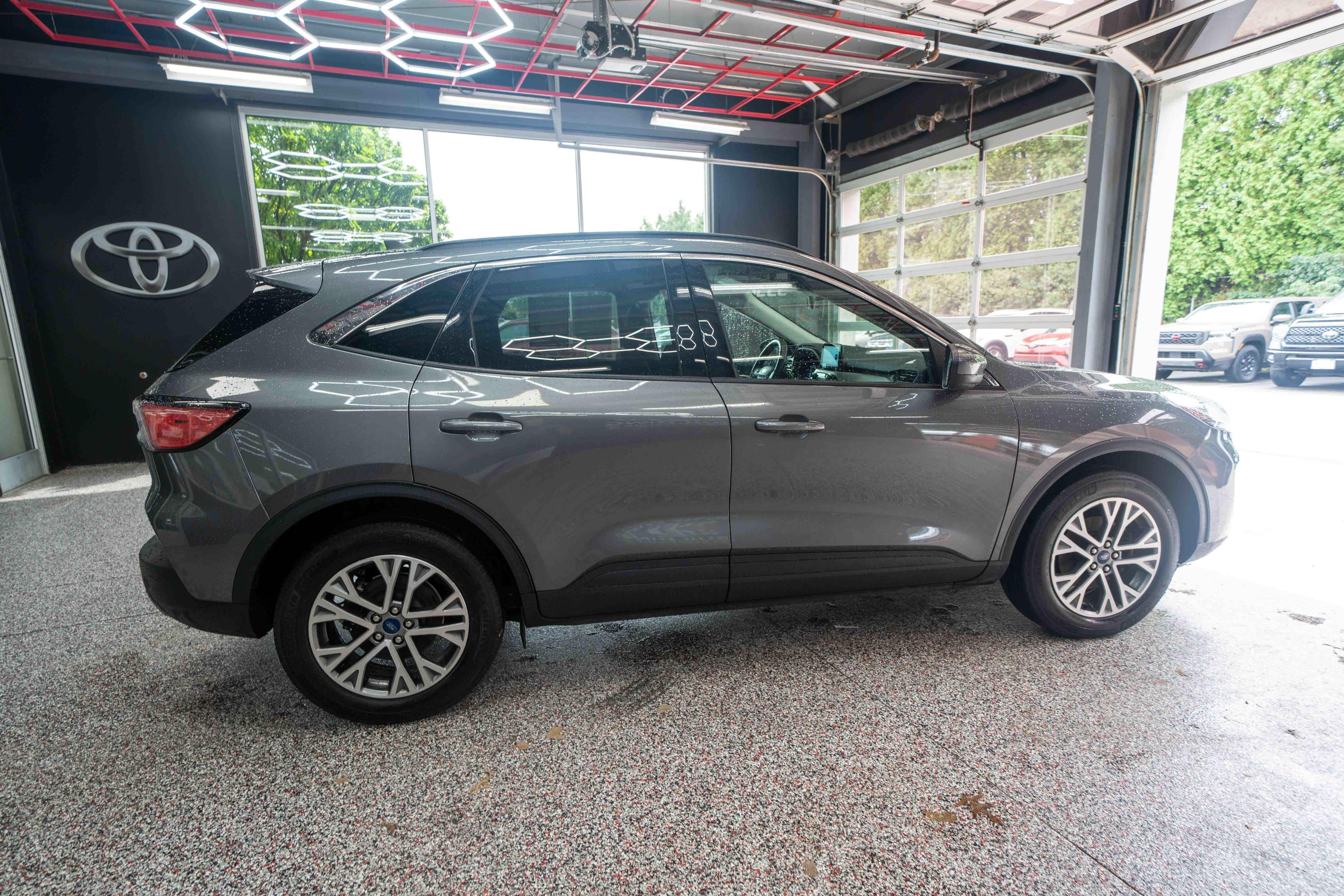 Used 2022 Ford Escape SEL AWD/4WD image 4
