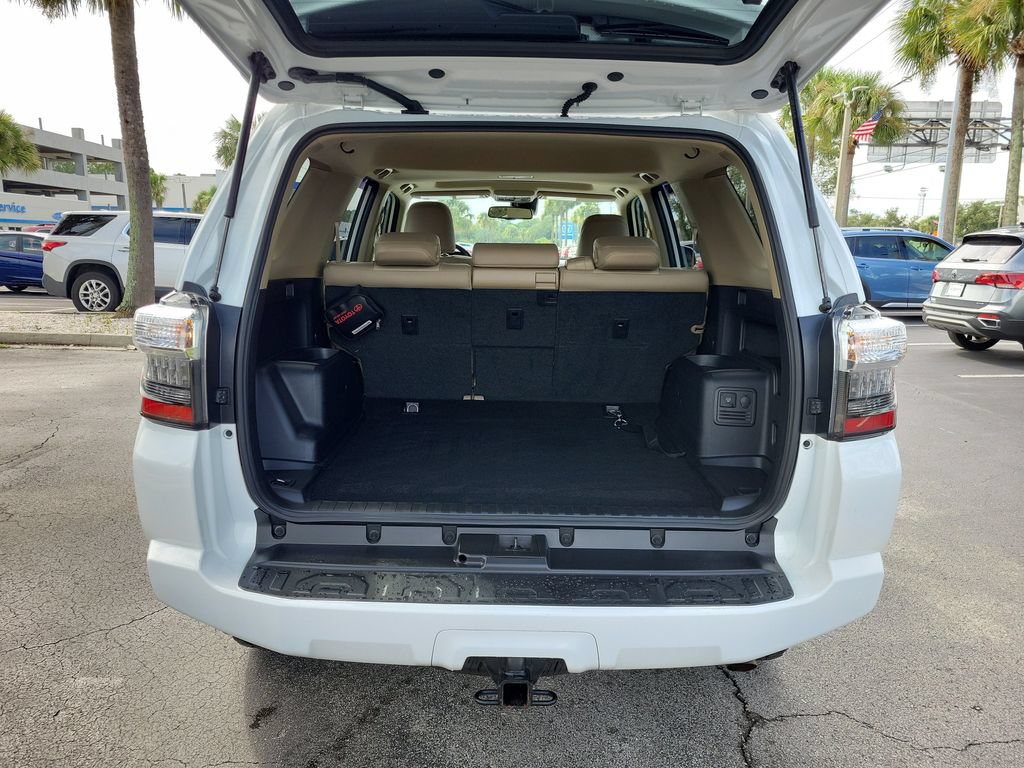 Used 2024 Toyota 4Runner SR5 Premium w/ Moonroof Package AWD/4WD image 10
