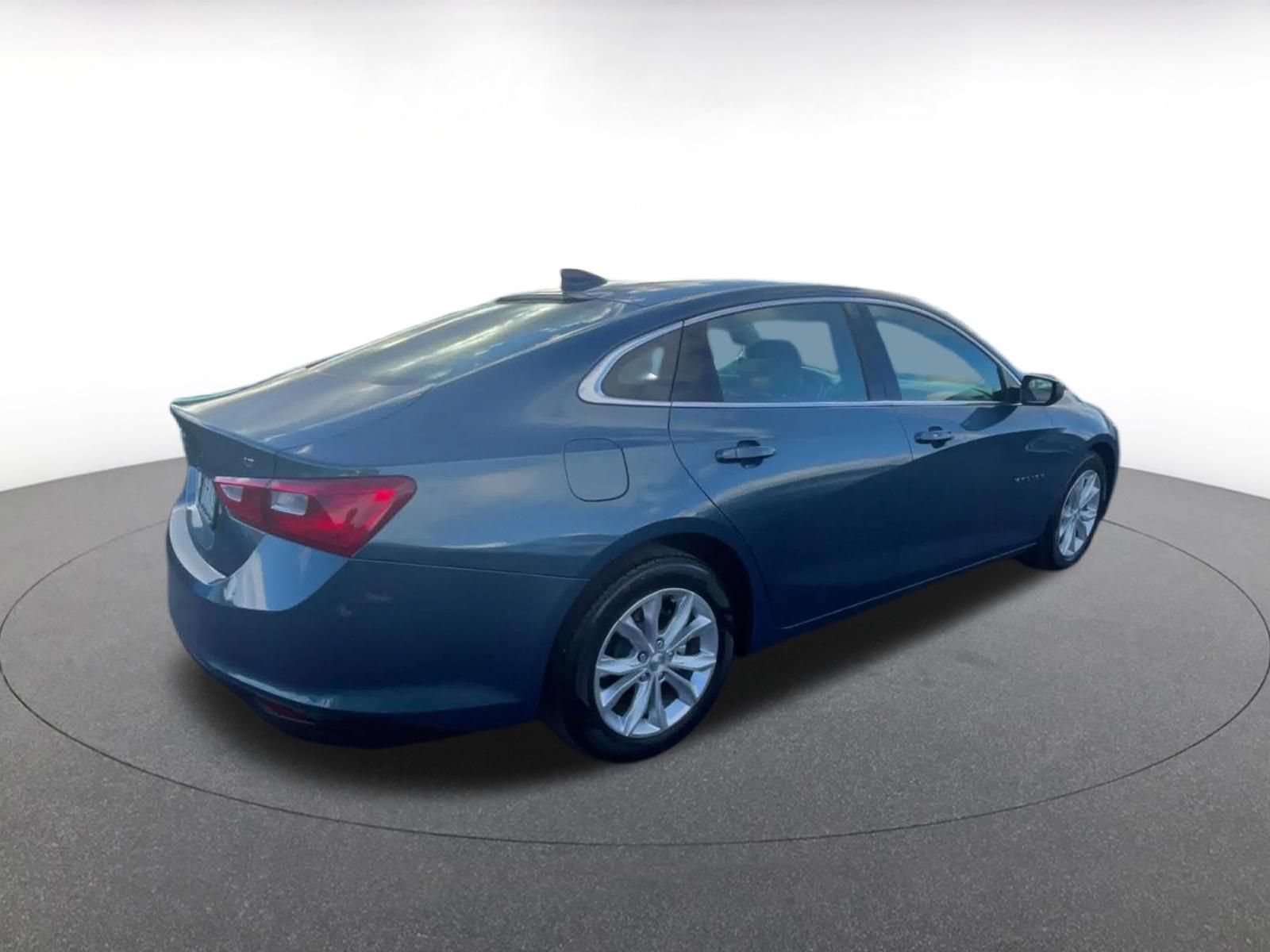 Used 2024 Chevrolet Malibu LT FWD image 12