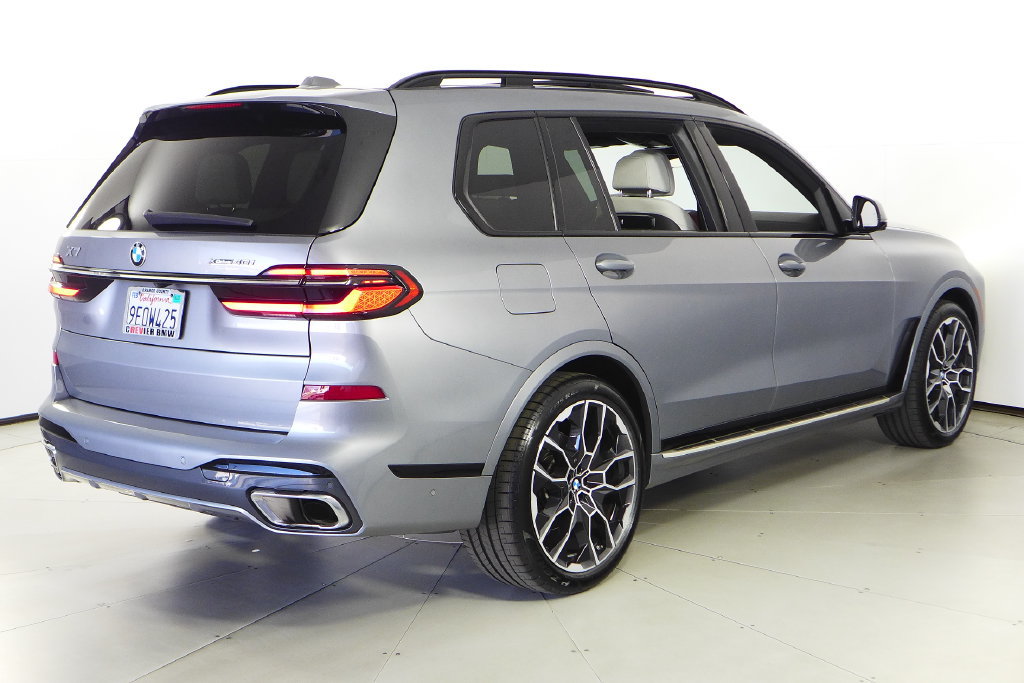 Used 2023 BMW X7 xDrive40i w/ M Sport Package AWD/4WD image 7