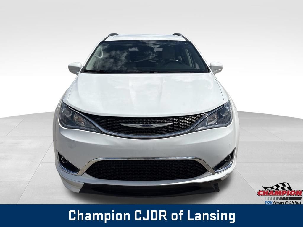 Used 2017 Chrysler Pacifica Touring-L Plus FWD image 11