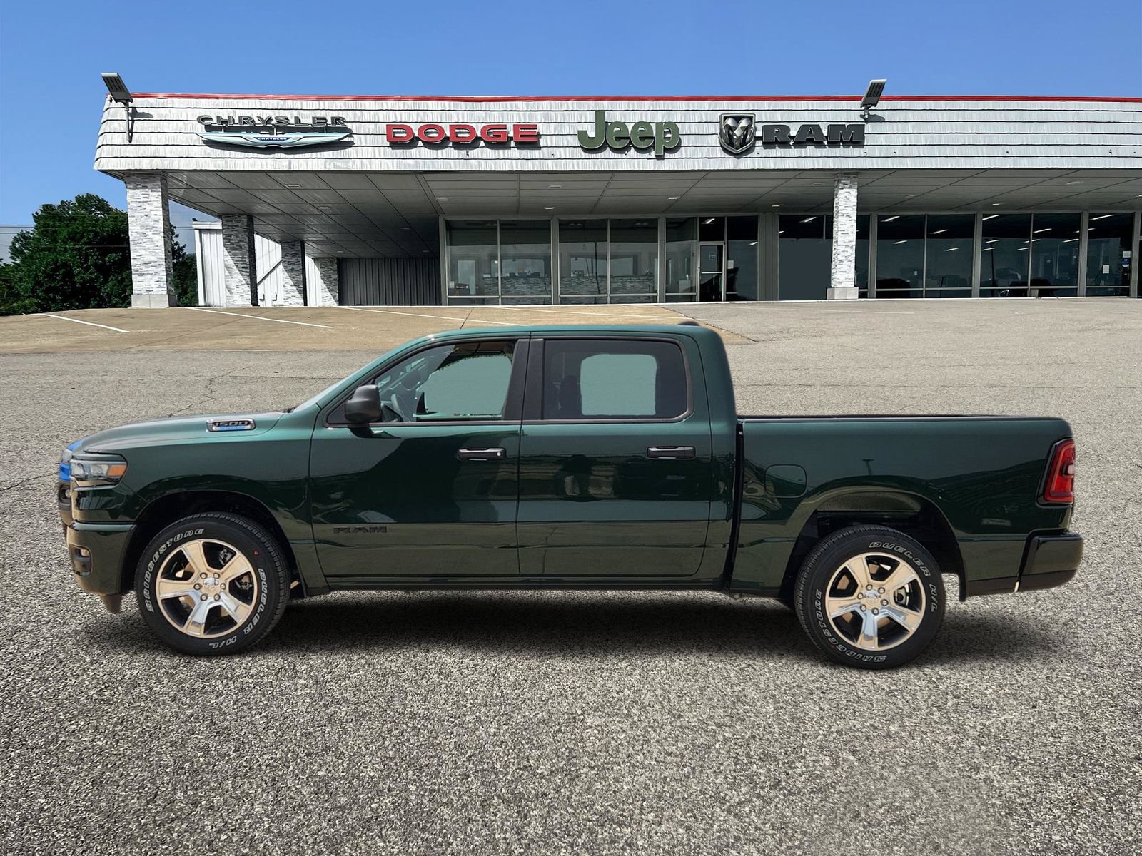 New 2026 RAM 1500 Express RWD image 4