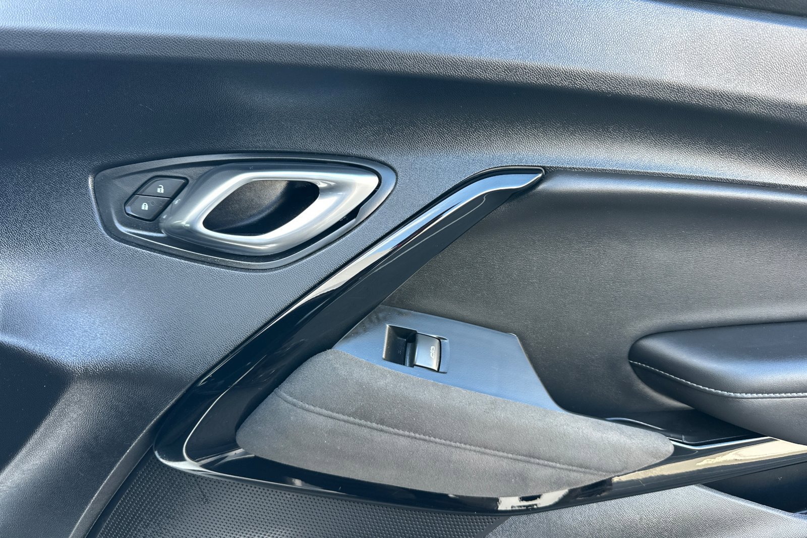 Used 2019 Chevrolet Camaro SS image 20