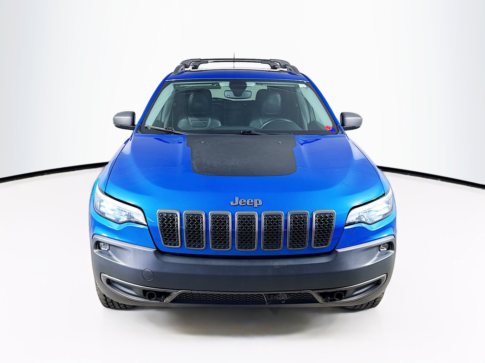 Used 2019 Jeep Cherokee Trailhawk w/ Comfort/Convenience Group AWD/4WD image 3