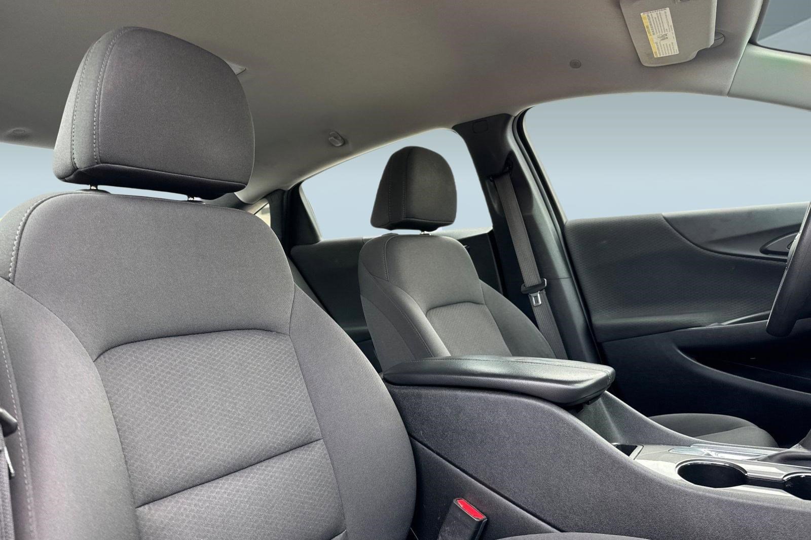 Used 2021 Chevrolet Malibu LT image 30