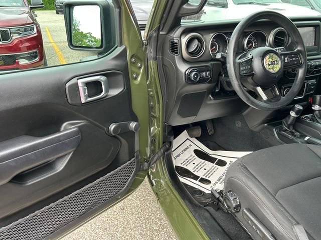 Used 2022 Jeep Wrangler Sport AWD/4WD image 9