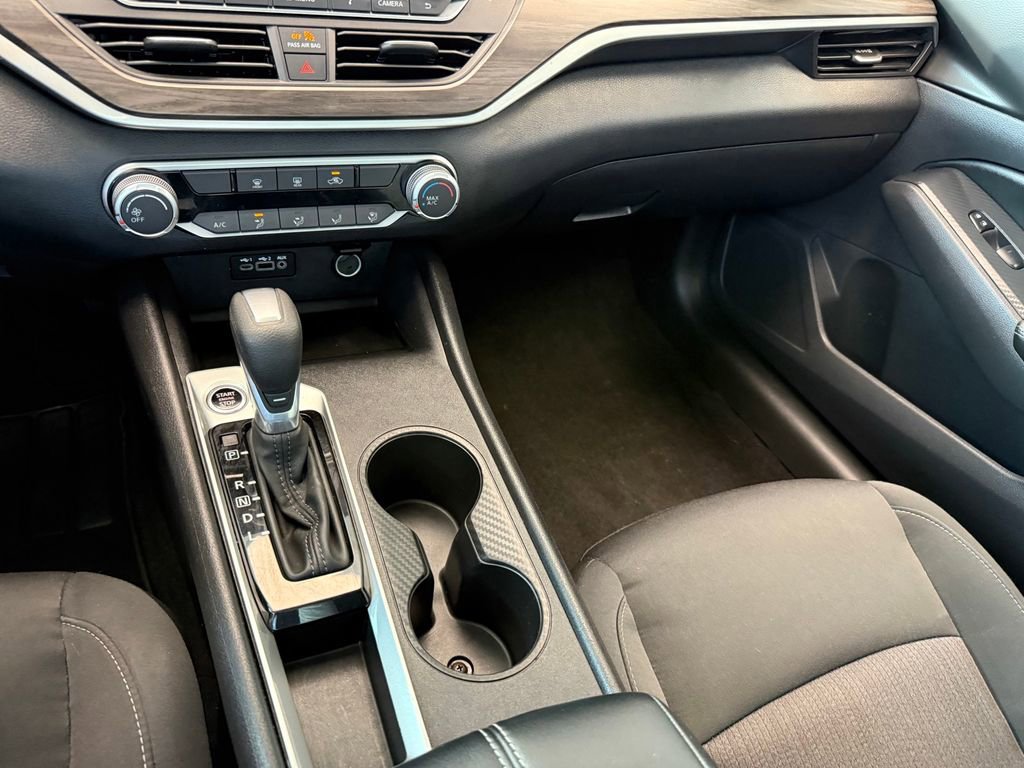 Used 2025 Nissan Altima 2.5 SV image 21