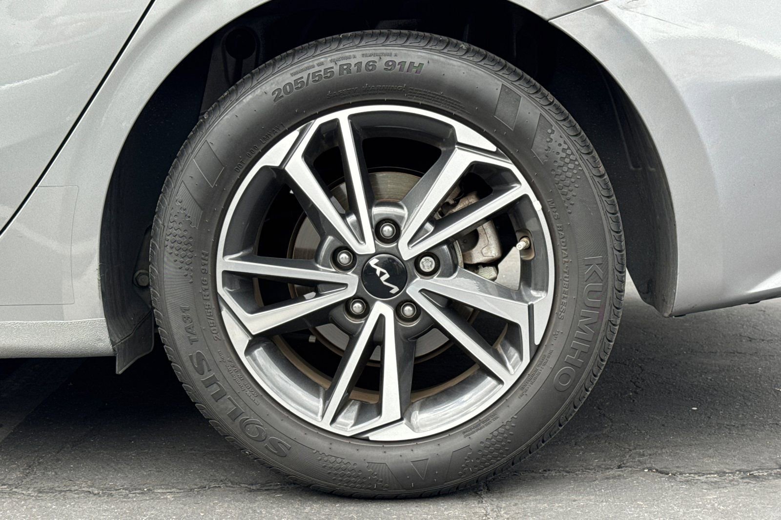 Used 2023 Kia Forte LXS FWD image 4