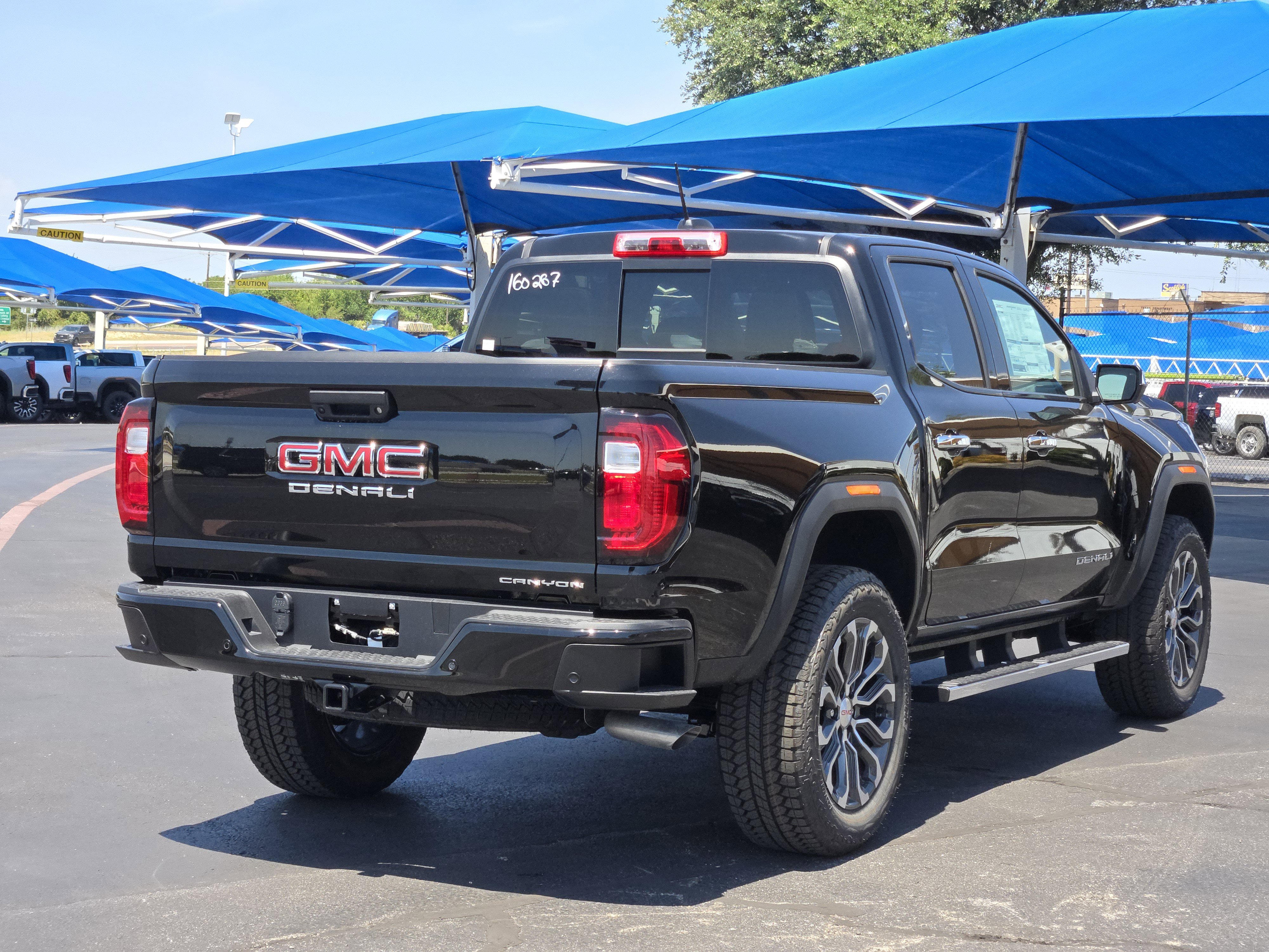 New 2026 GMC Canyon Denali image 4