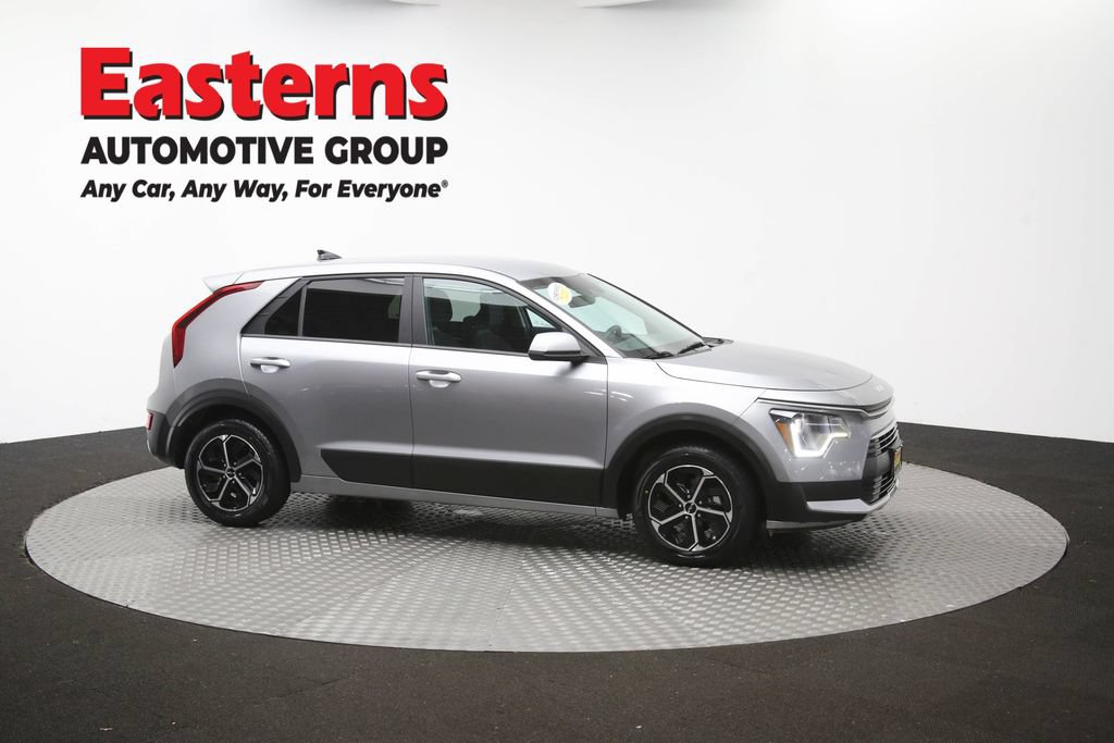 Used 2025 Kia Niro LX FWD image 45