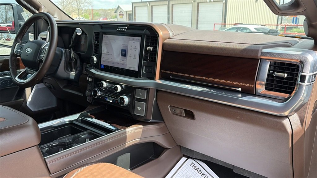 Used 2025 Ford F350 King Ranch w/ FX4 Off-Road Package image 41