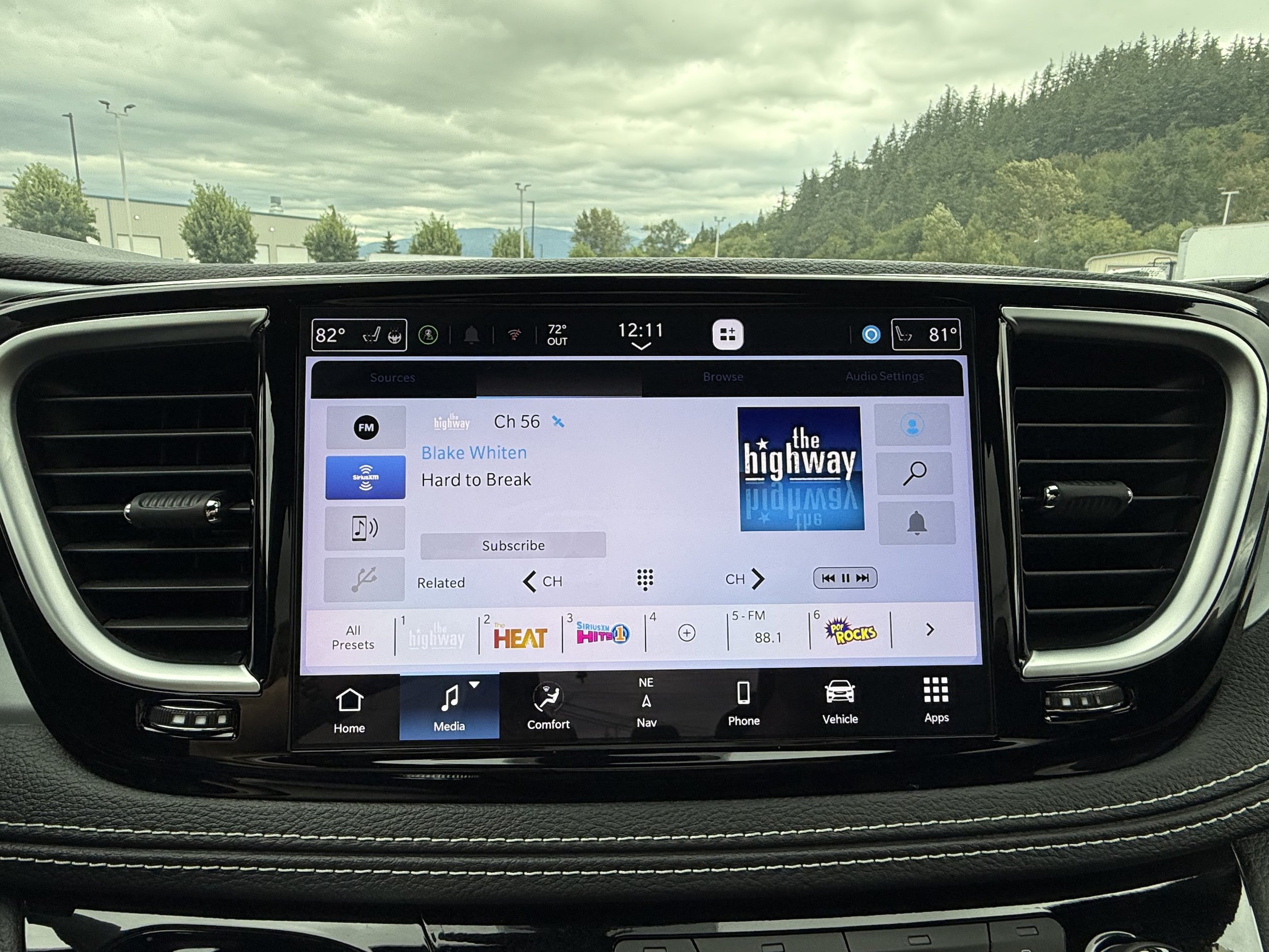 Used 2025 Chrysler Pacifica Select FWD image 33