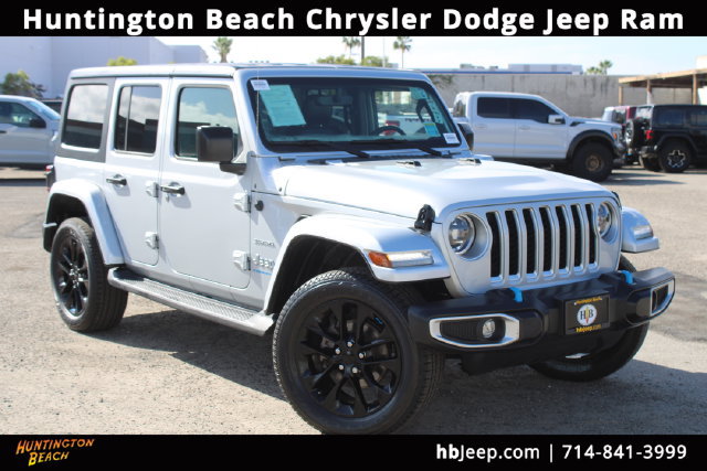 Used 2023 Jeep Wrangler Unlimited Sahara w/ Cold Weather Group AWD/4WD image 1