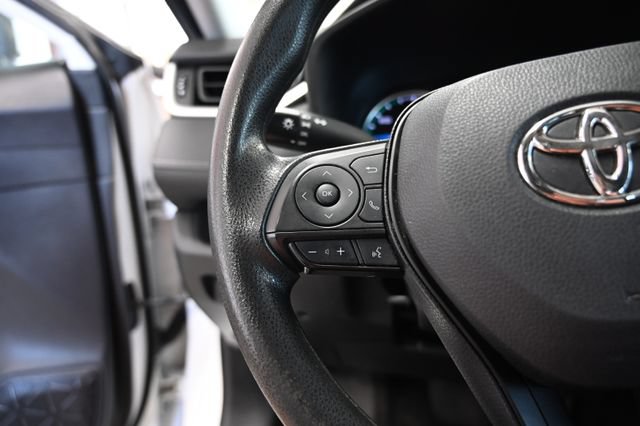 Used 2022 Toyota RAV4 LE AWD/4WD image 24