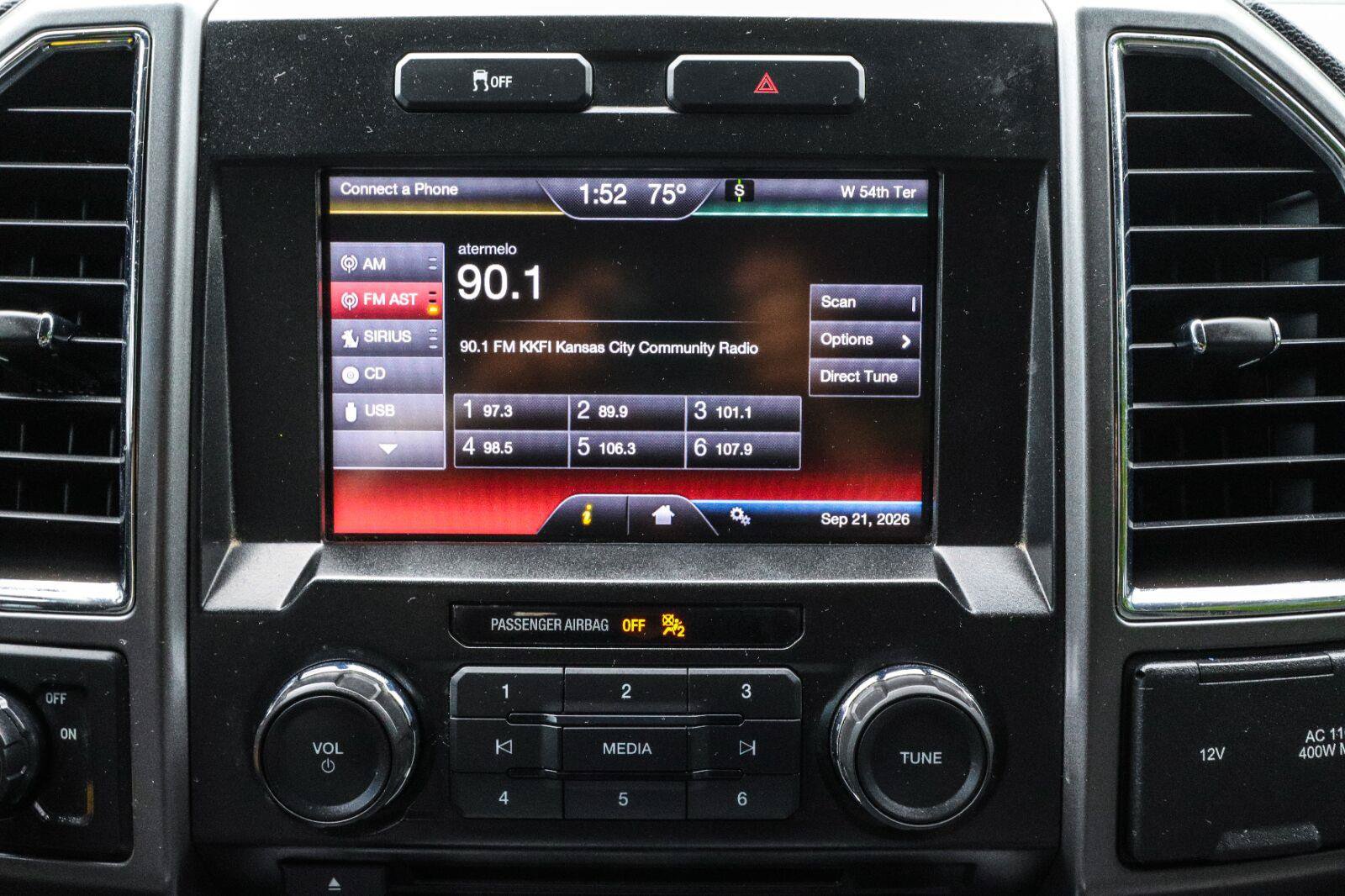 Used 2015 Ford F150 XLT w/ Equipment Group 302A Luxury RWD image 25