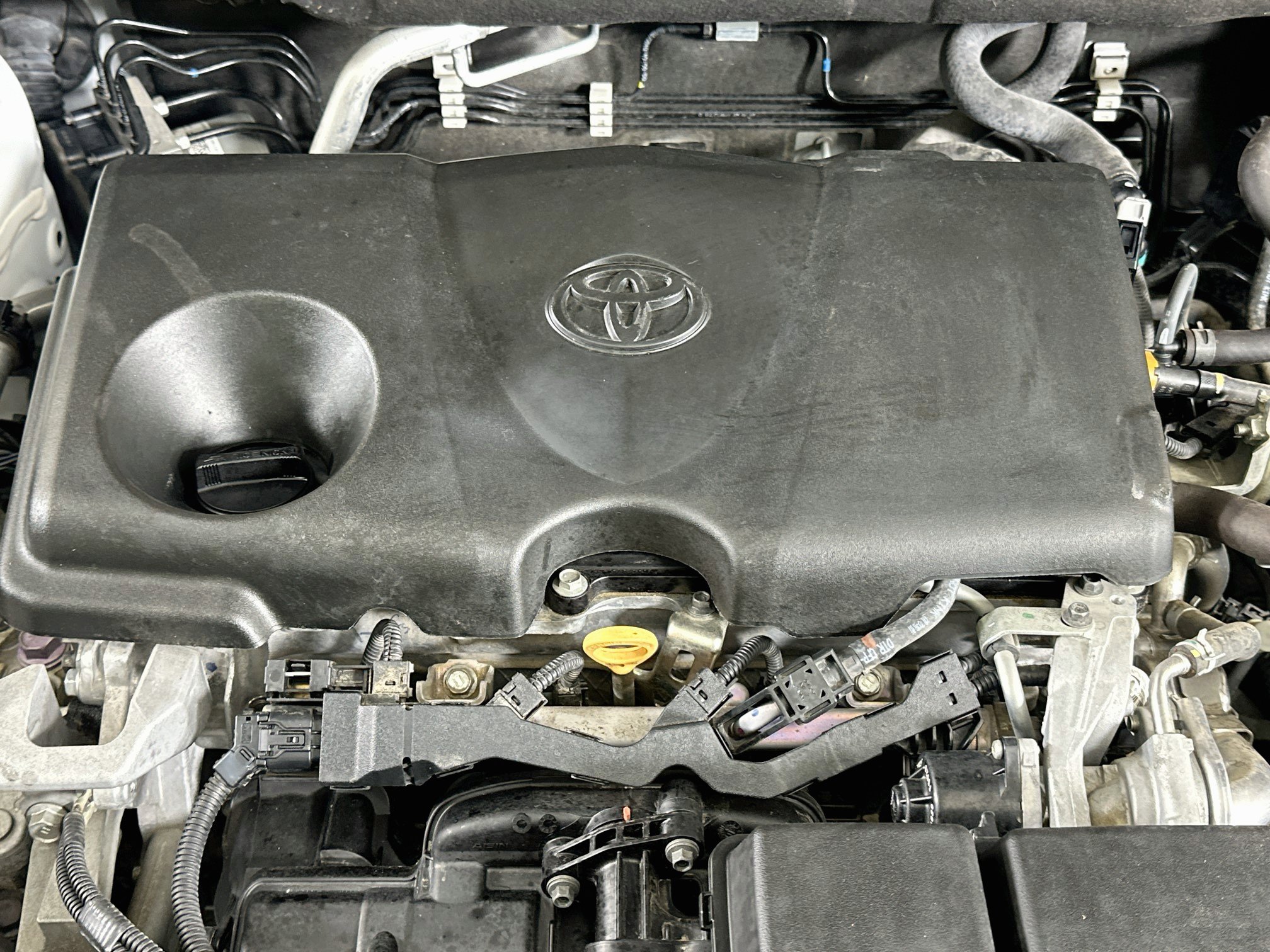 Used 2020 Toyota RAV4 XLE Premium w/ Carpet Mat Package FWD image 34