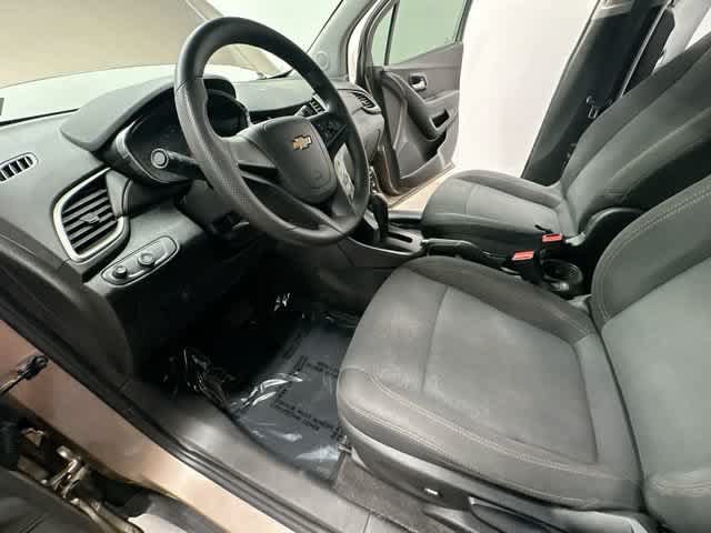 Used 2018 Chevrolet Trax LS FWD image 13
