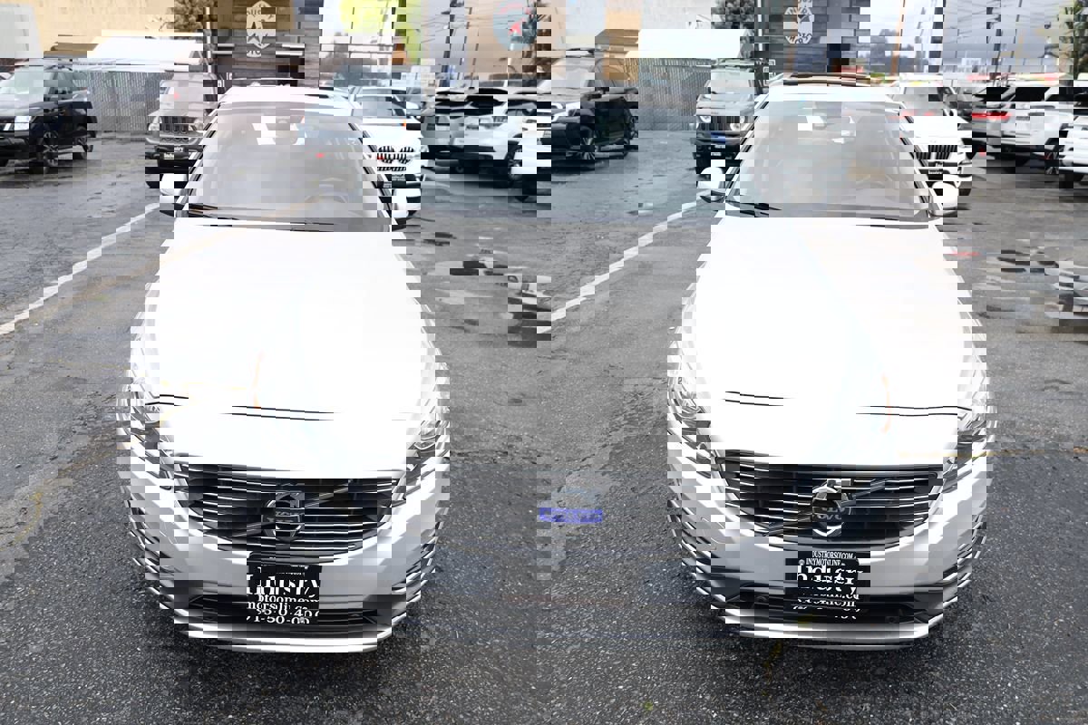 Used 2015 Volvo V60 T5 Premier FWD image 4