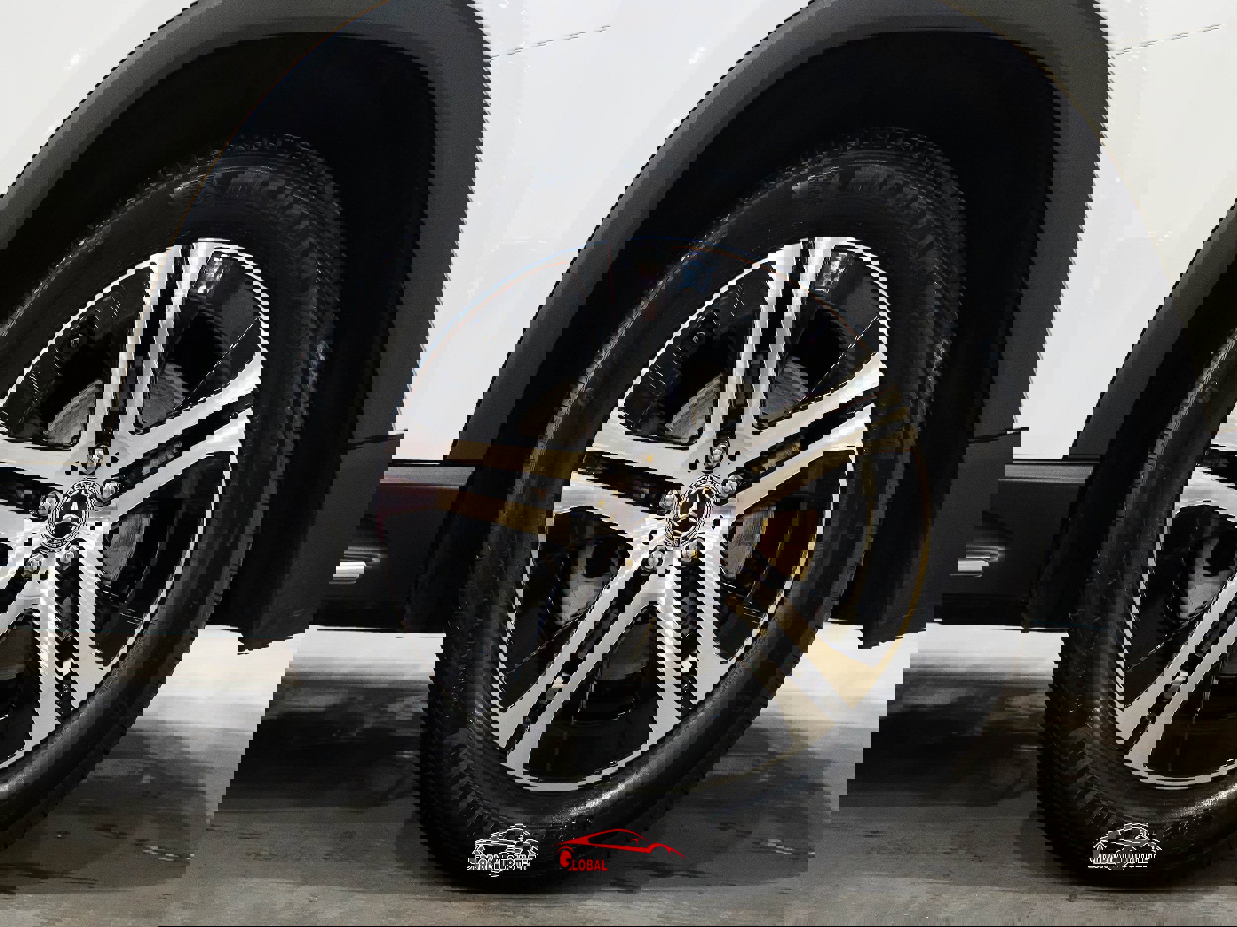 Used 2021 Mercedes-Benz GLS 450 4MATIC image 11