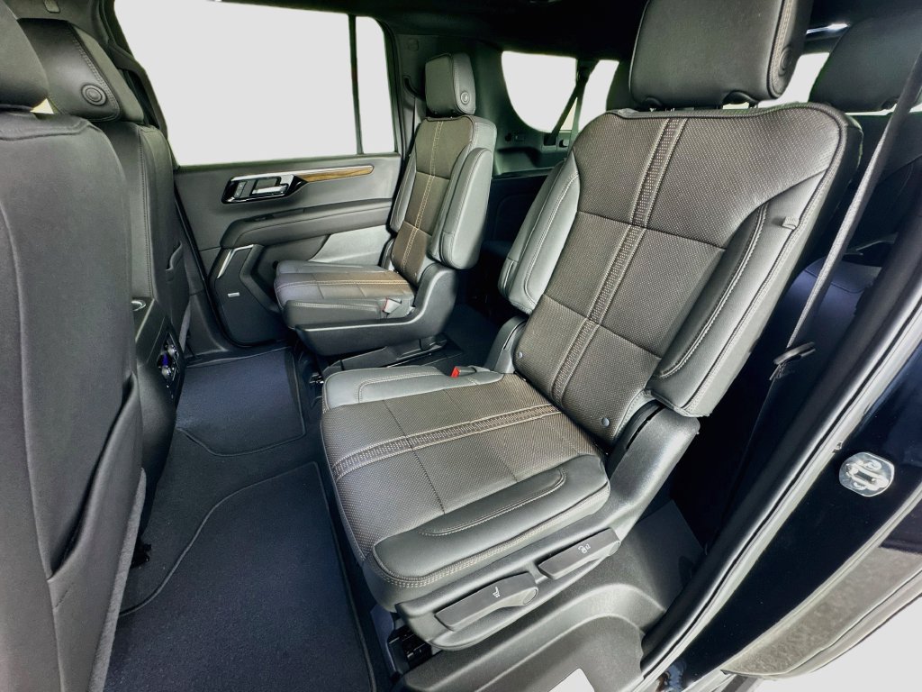 New 2026 Chevrolet Suburban High Country AWD/4WD image 24