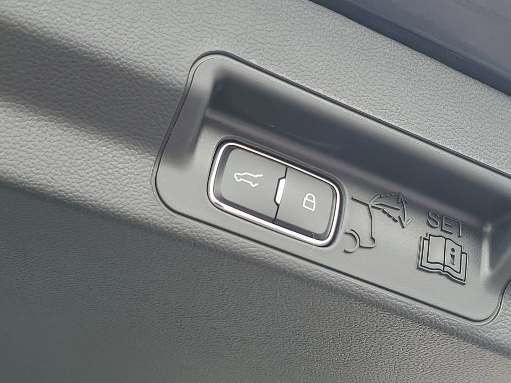 New 2026 Ford Explorer Active AWD/4WD image 32