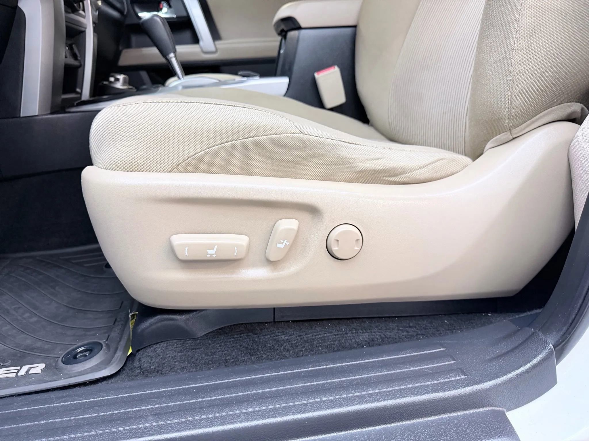 Used 2015 Toyota 4Runner SR5 image 13