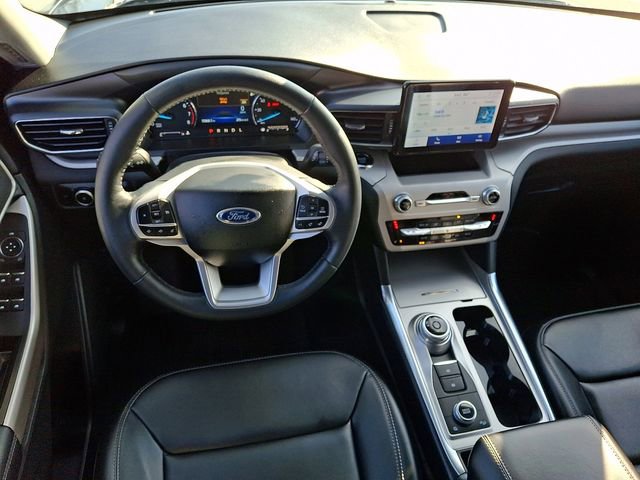 Used 2023 Ford Explorer XLT w/ Equipment Group 202A image 2