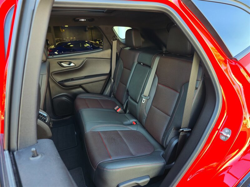 Used 2022 Chevrolet Blazer RS w/ Enhanced Convenience Package FWD image 28