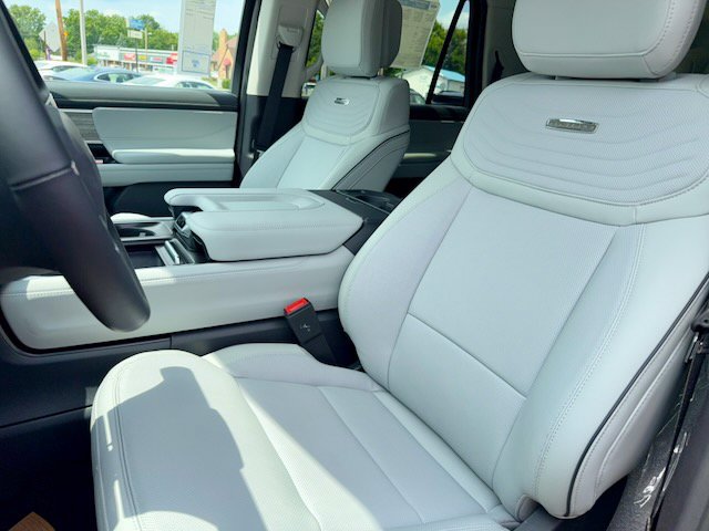 New 2027 Ford Expedition Max Platinum w/ Platinum Ultimate Package AWD/4WD image 14