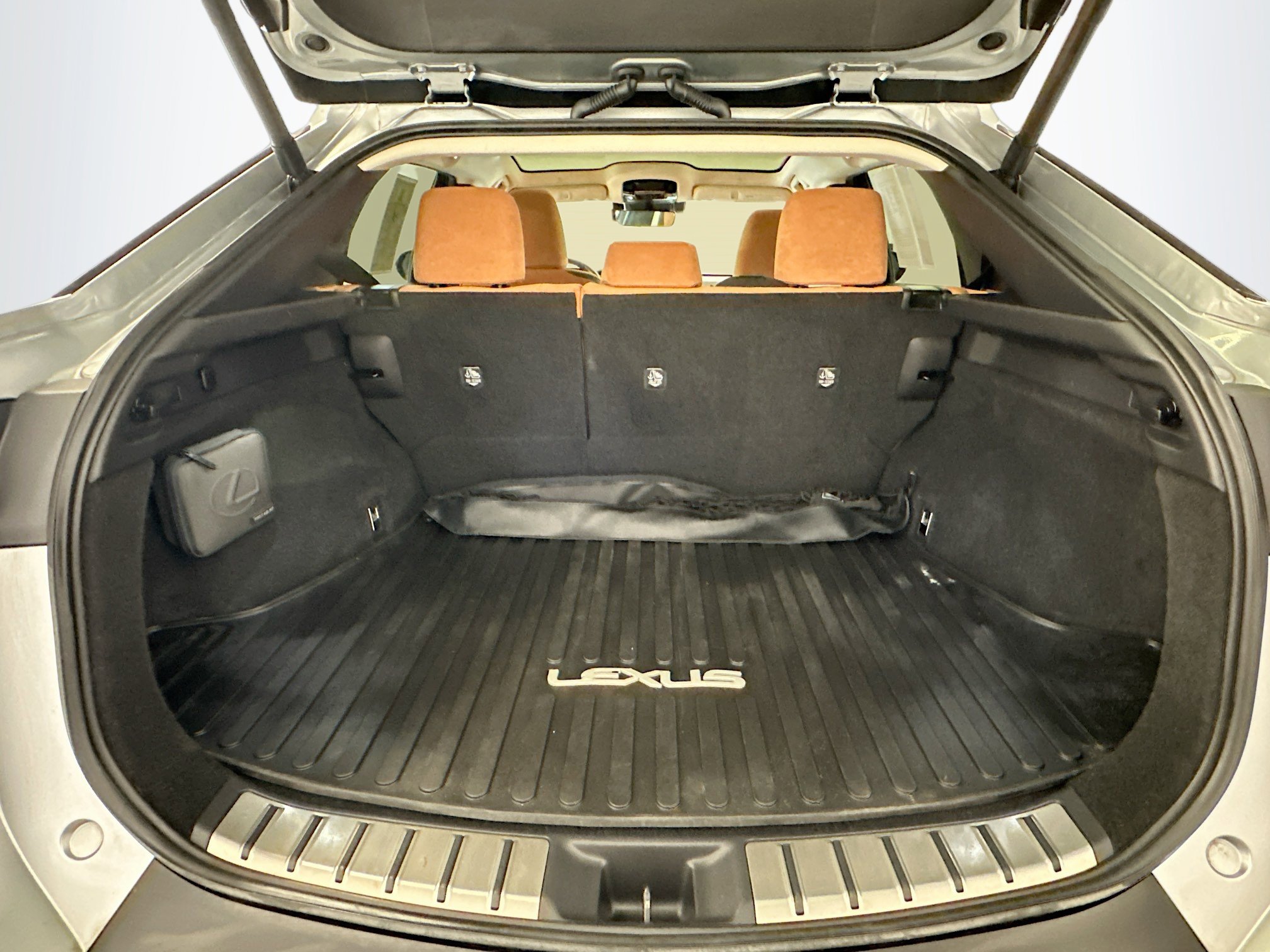 Used 2023 Lexus RZ 450e Premium w/ Accessory Package (2T) image 31