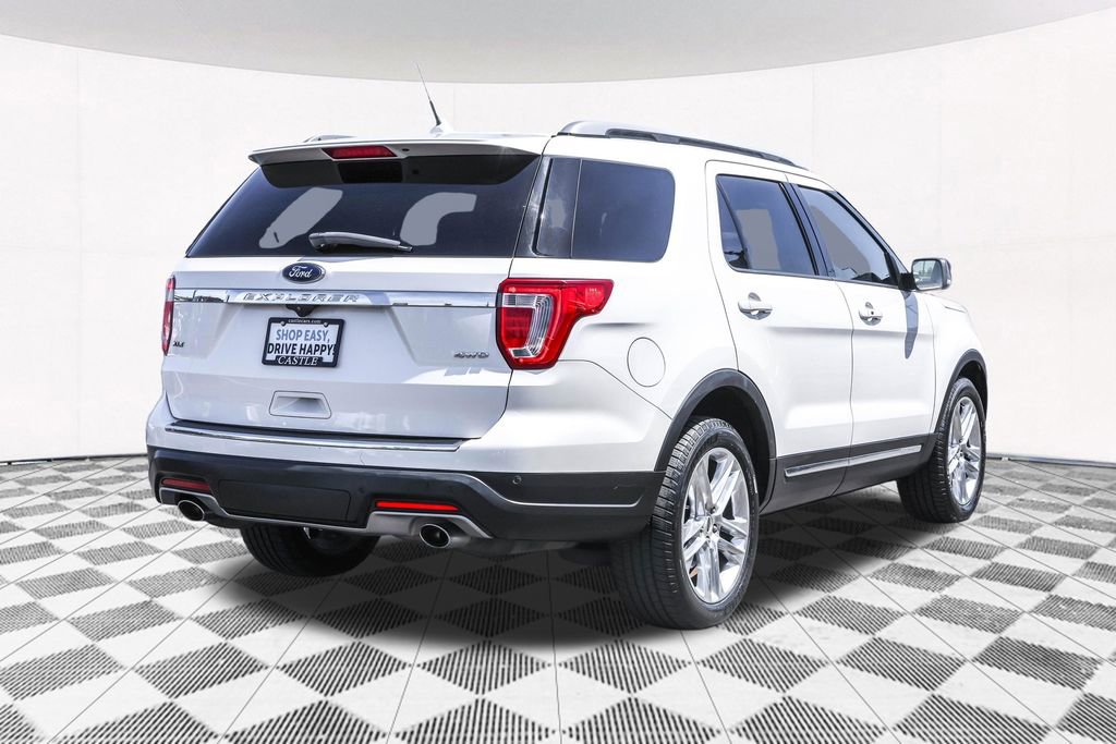 Used 2018 Ford Explorer XLT w/ Equipment Group 202A AWD/4WD image 16