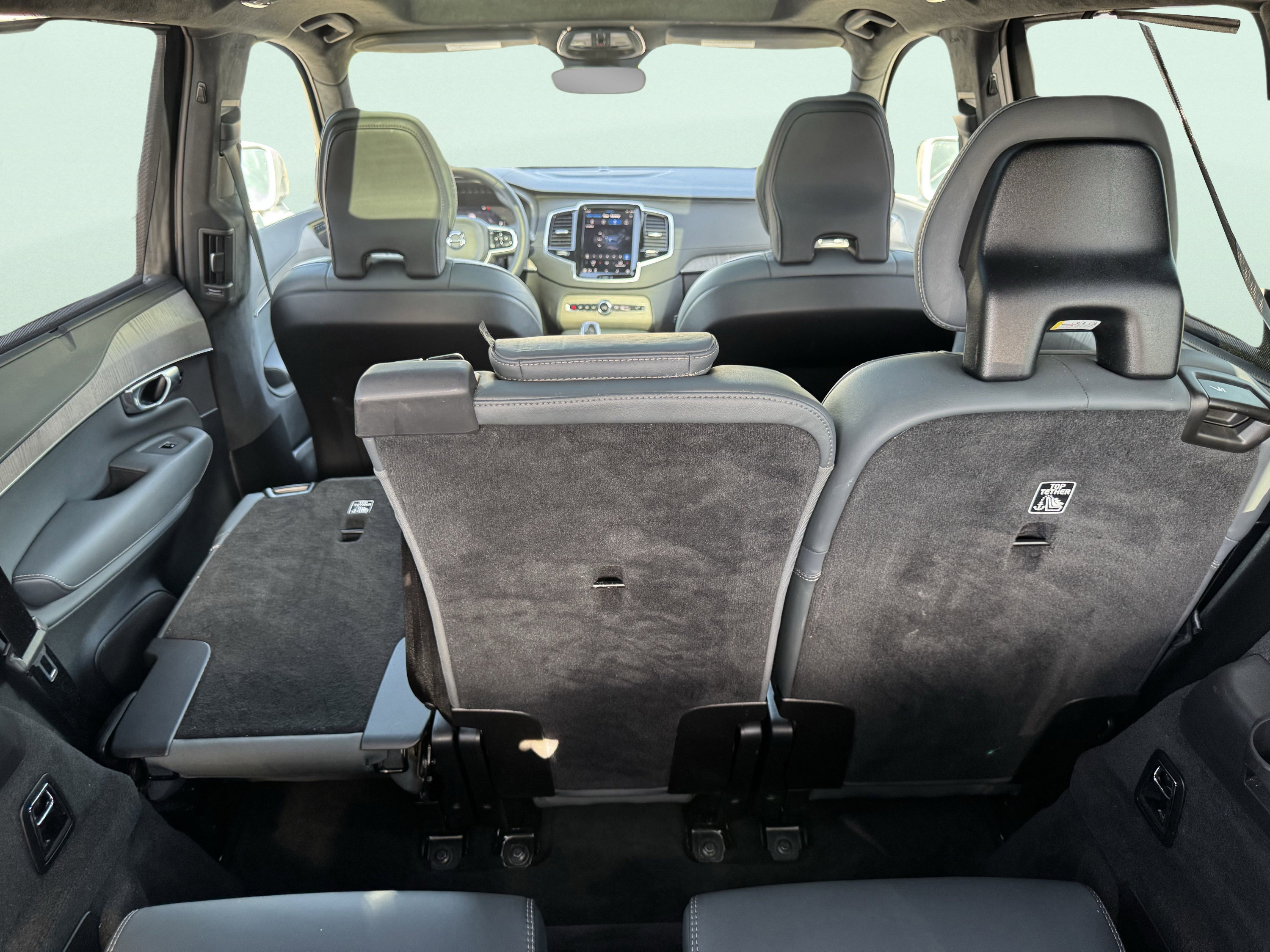 Used 2024 Volvo XC90 T8 Ultimate w/ Lounge Package image 51