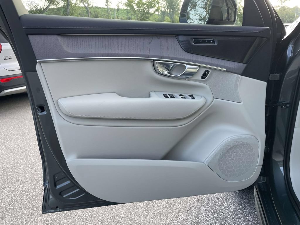 New 2027 Volvo XC90 B6 Ultra AWD/4WD image 5