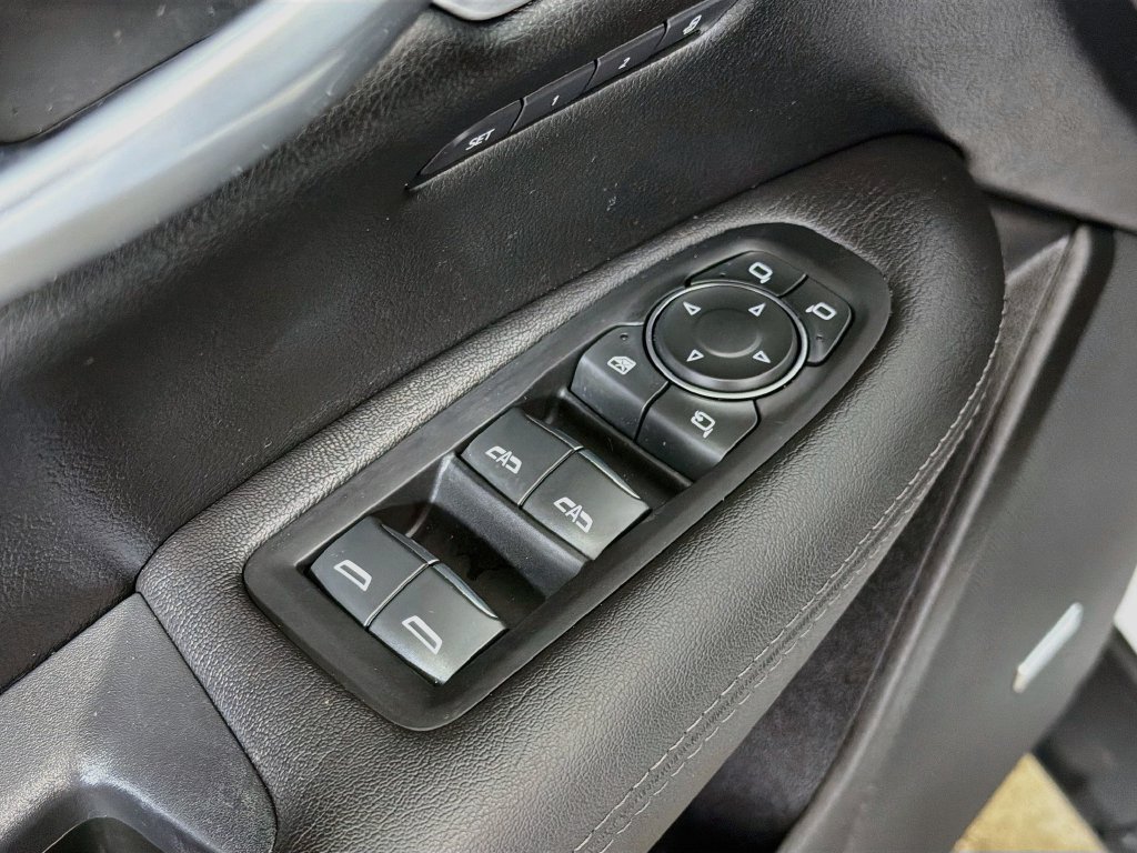 Used 2023 Cadillac XT5 Premium Luxury w/ LPO, Floor Liner Package AWD/4WD image 19