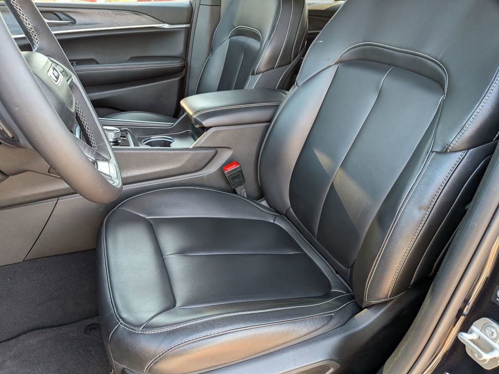 Used 2024 Jeep Grand Cherokee Limited w/ Trailer Tow Package image 18