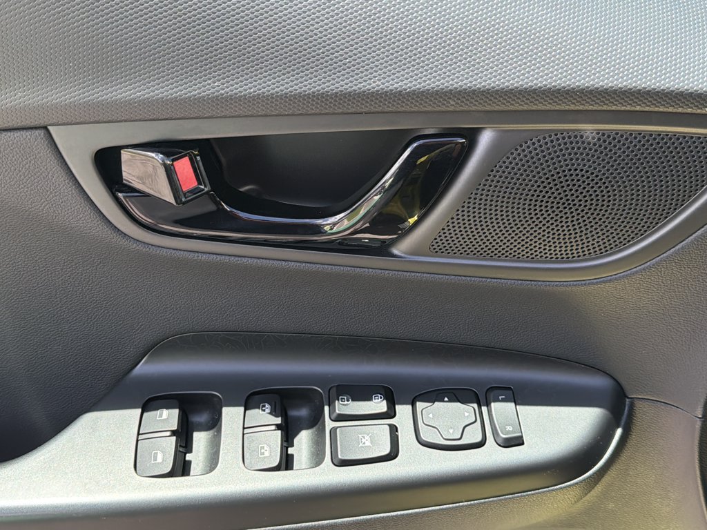 Used 2019 Hyundai Kona Ultimate AWD/4WD image 20
