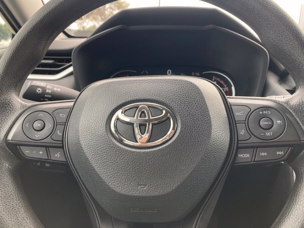 Certified 2025 Toyota RAV4 XLE FWD image 15