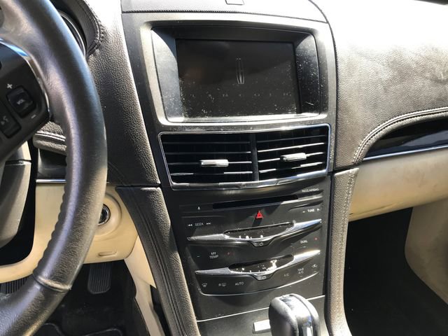 Used 2019 Lincoln MKT AWD image 8