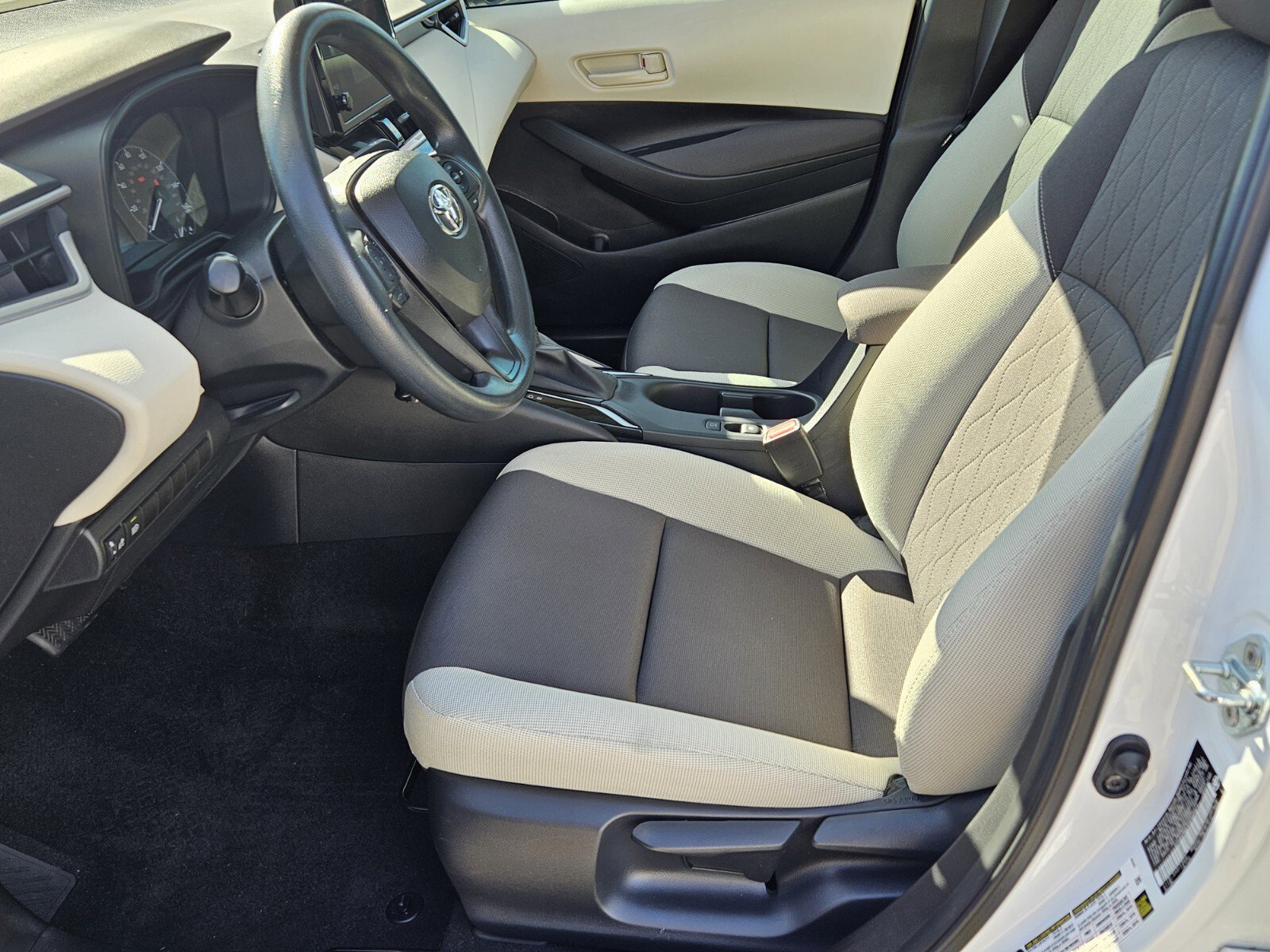 Certified 2023 Toyota Corolla LE image 4