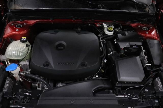 Used 2020 Volvo XC40 T5 R-Design w/ Protection Package Premier image 26