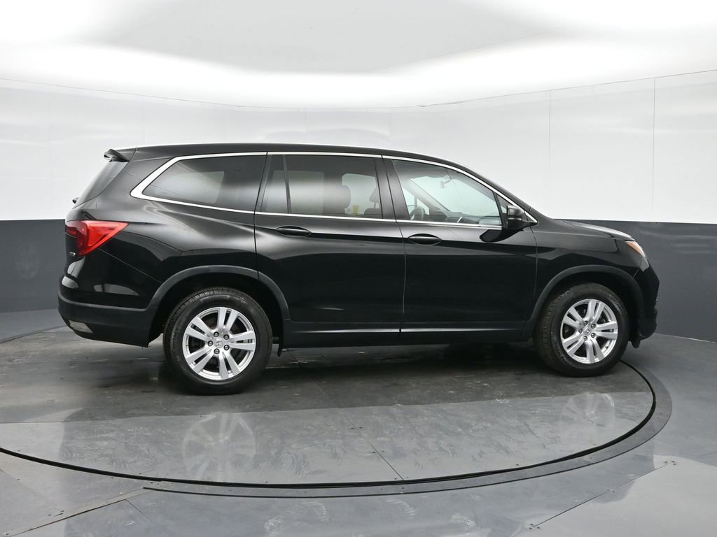 Used 2017 Honda Pilot LX image 8