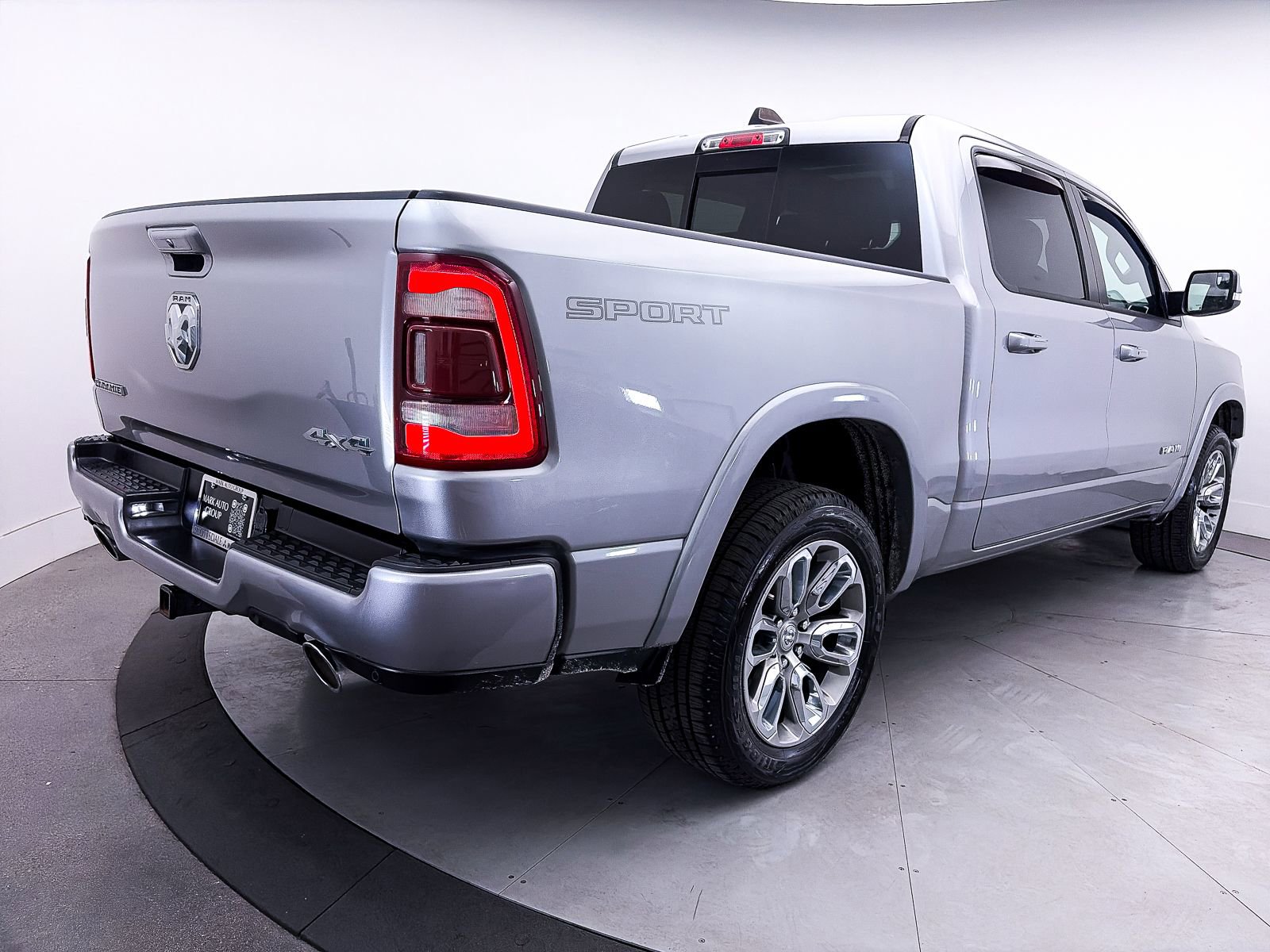 Used 2022 RAM 1500 Laramie w/ Sport Appearance Package AWD/4WD image 16