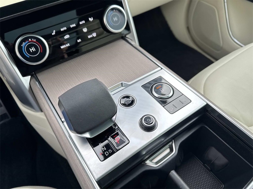 Used 2023 Land Rover Range Rover SE image 25