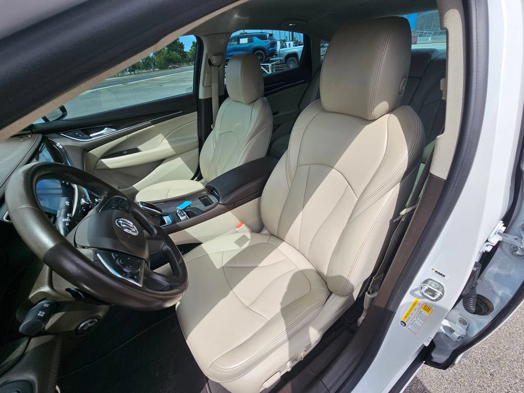 Used 2017 Buick LaCrosse Essence w/ Dynamic Driver Package FWD image 9
